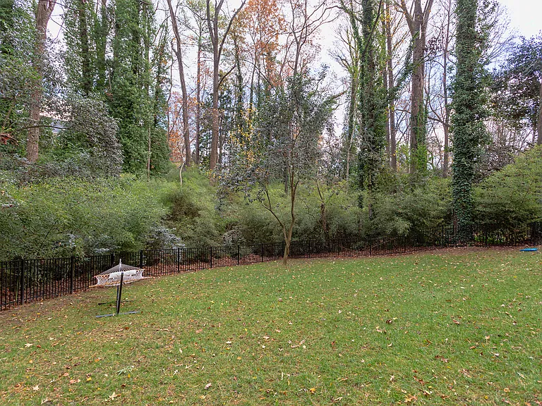 2606 Wade Ave — Photo 40