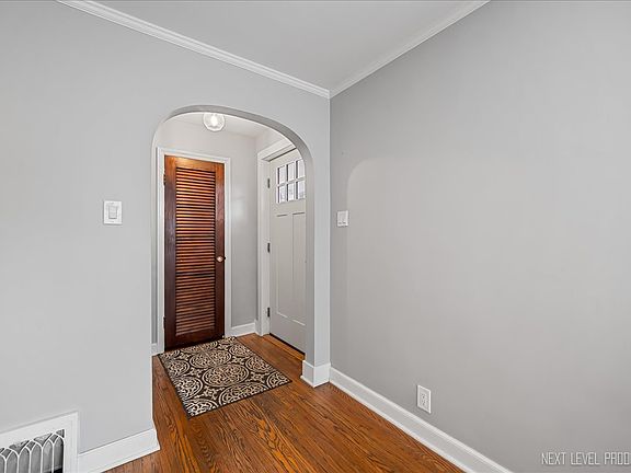 3rd image of 523 Eklund Ave