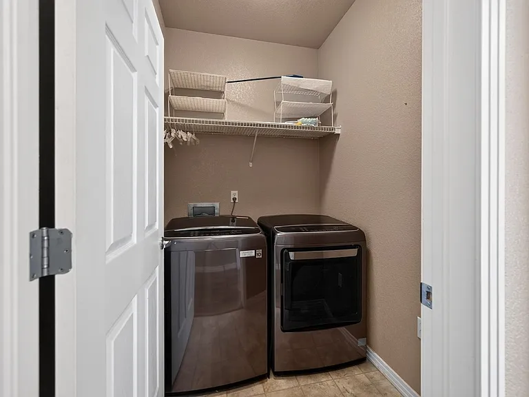 9441 Ashbury Cir #102 — Photo 23