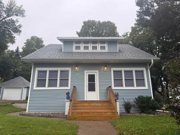800 Dakota St, Akron, IA 51001