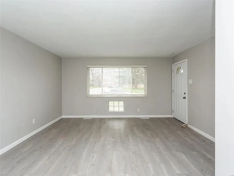 3860 Brittany Cir #3864 — Photo 5