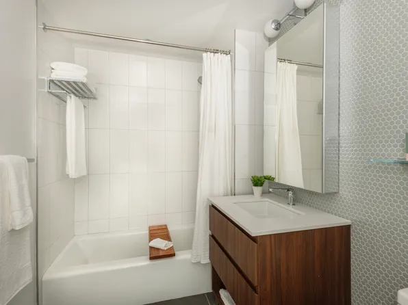 311 11th Avenue image 5 of 25