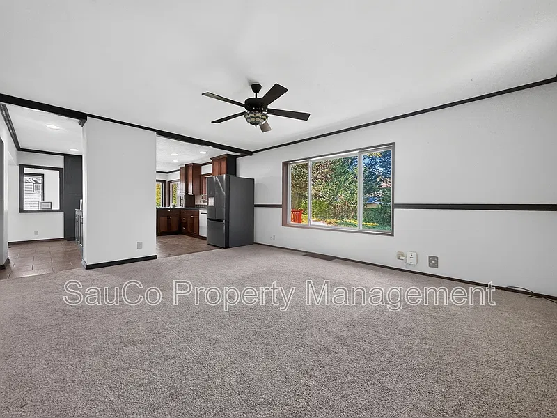 4 bed, 2.0 bath, 2859 sqft, $3,595 — Photo 3