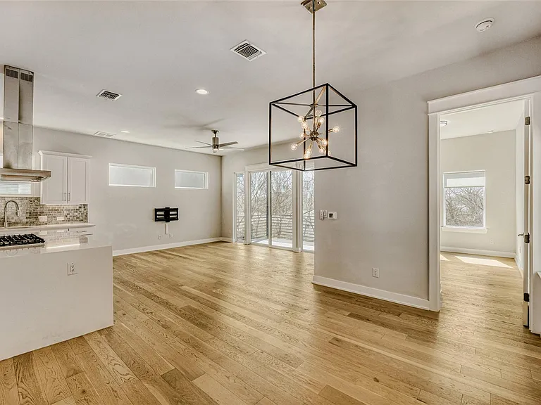 5002 Pecan Springs Rd #6 — Photo 13
