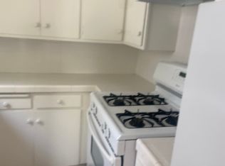 200 Rosecrans Ave APT E, Manhattan Beach, CA 90266