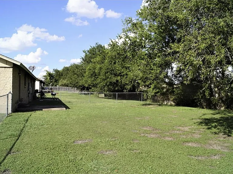 101 Stubblefield Dr #A — Photo 19