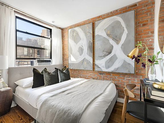 3rd image of 122 W 20th St APT 3F