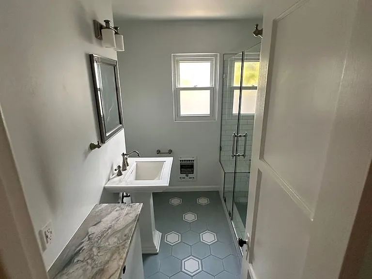 4462 Santa Monica Ave — Photo 24