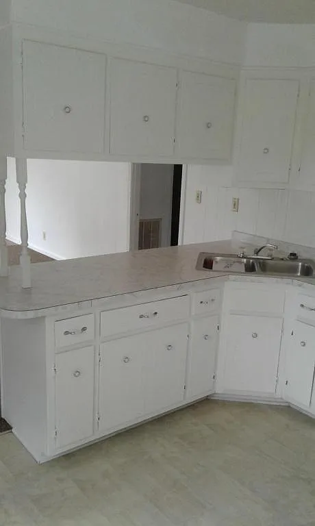150 Mayhew Rd. Apt D2 — Photo 3