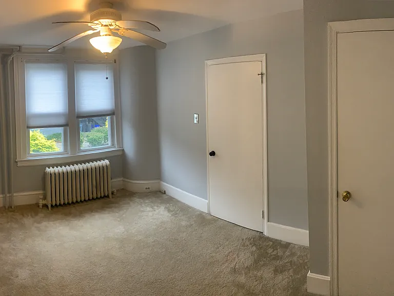 328 E King Street — Photo 13