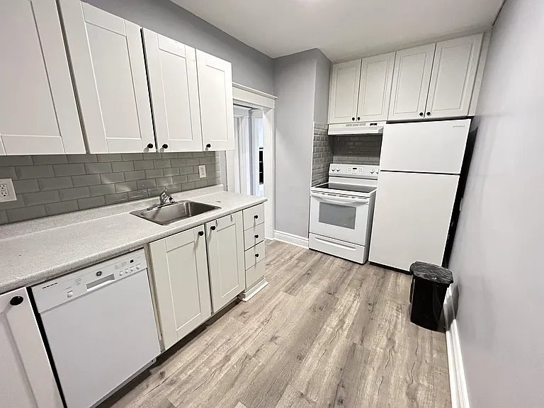 831 Main St — Photo 32