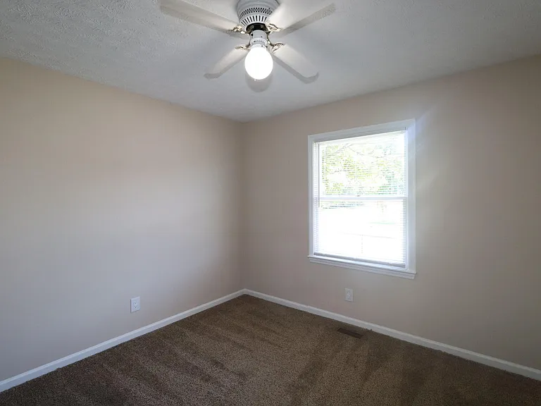 212 Foxwood Dr — Photo 14