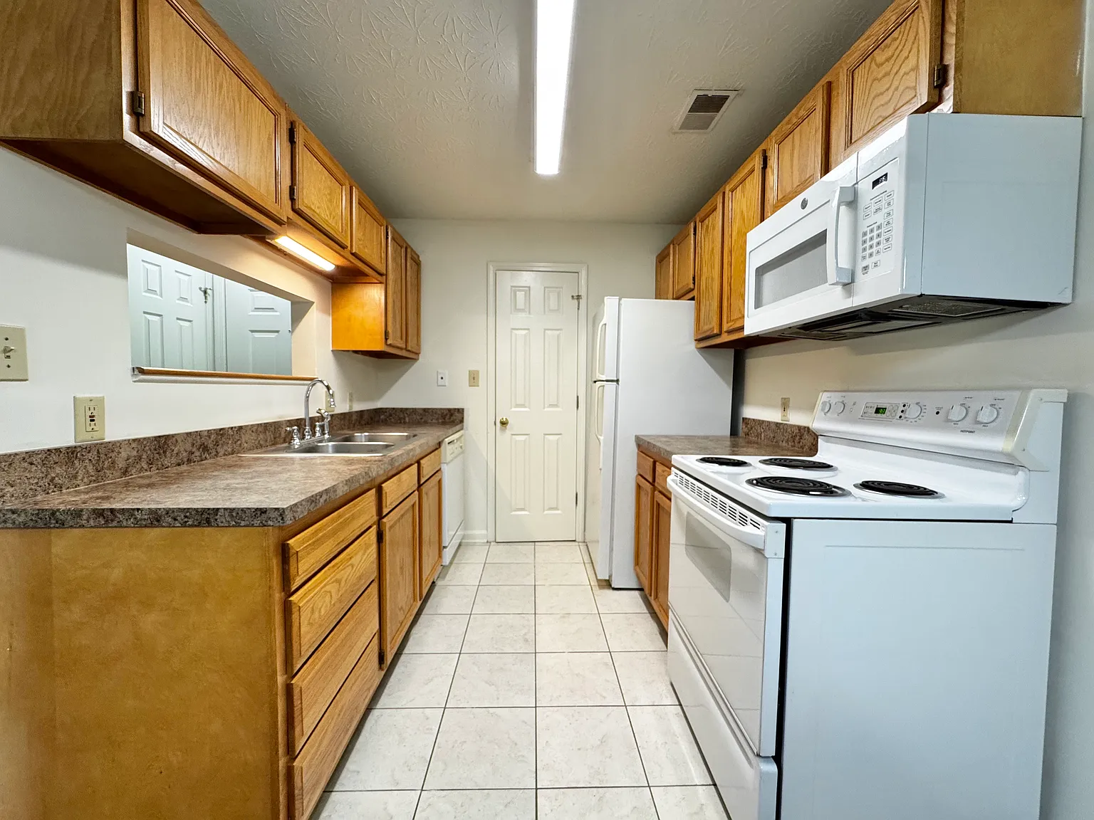 Forest Creek Apartments — Photo 1