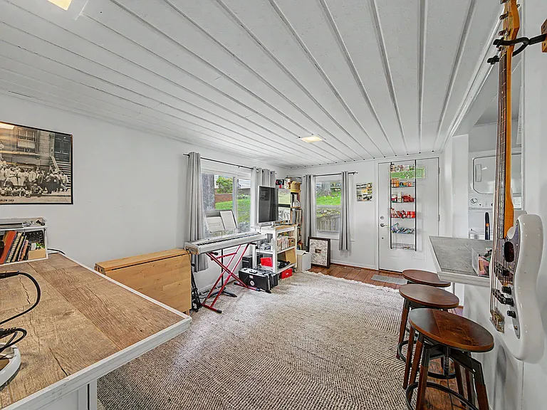 14 Valley View Dr — Photo 13