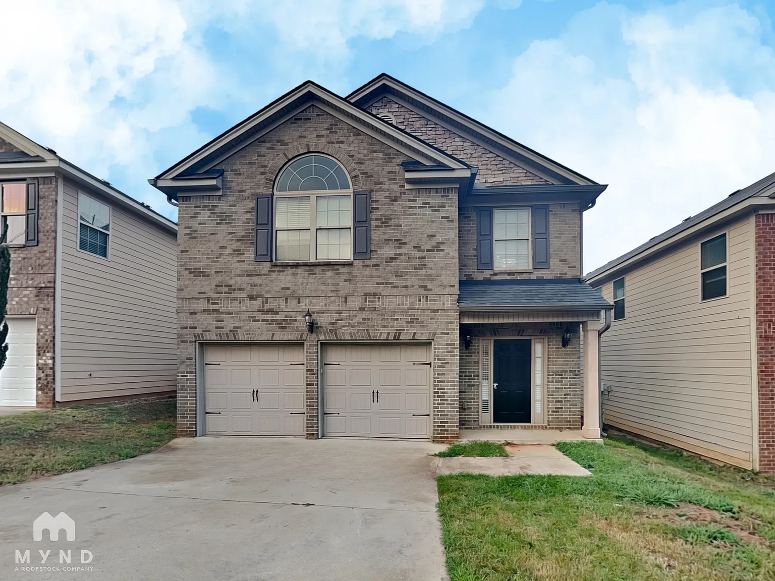4 bed, 3.0 bath, 2496 sqft, $2,199 — Photo 1