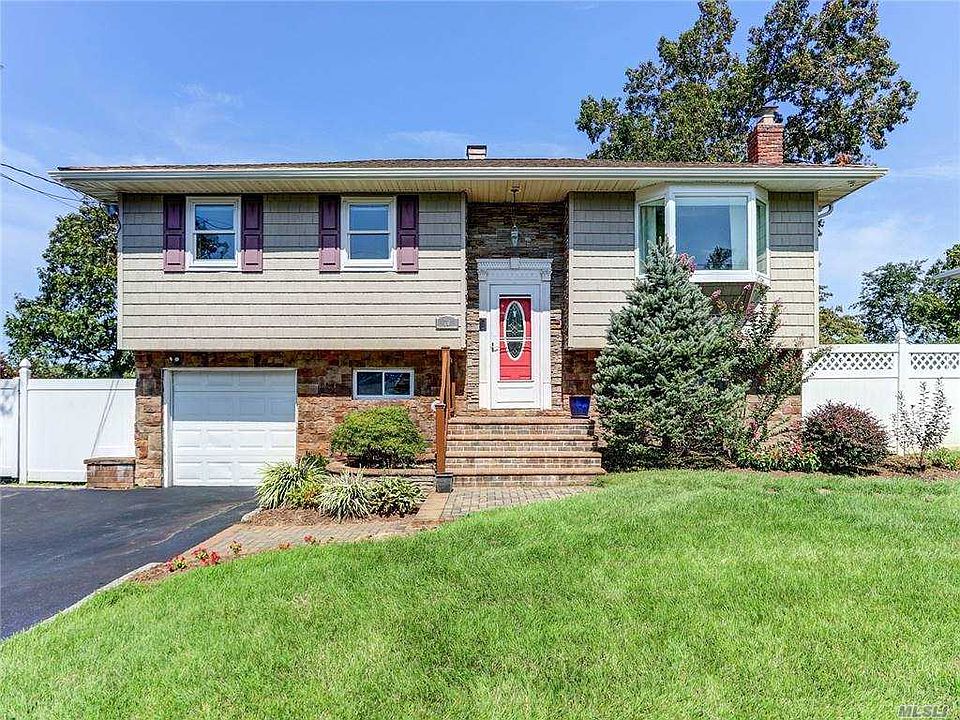 1st image of 70 Sandy Hollow Dr