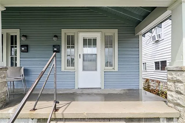 Building Photo - 731 Anson St