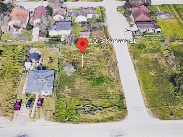1013 Kansas St, Robstown, TX 78380