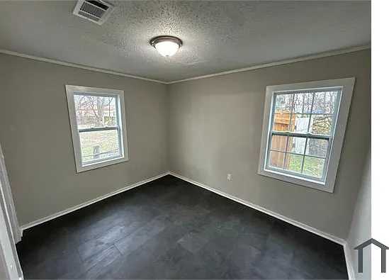 4 bed, 954 sqft, $1,395 — Photo 4