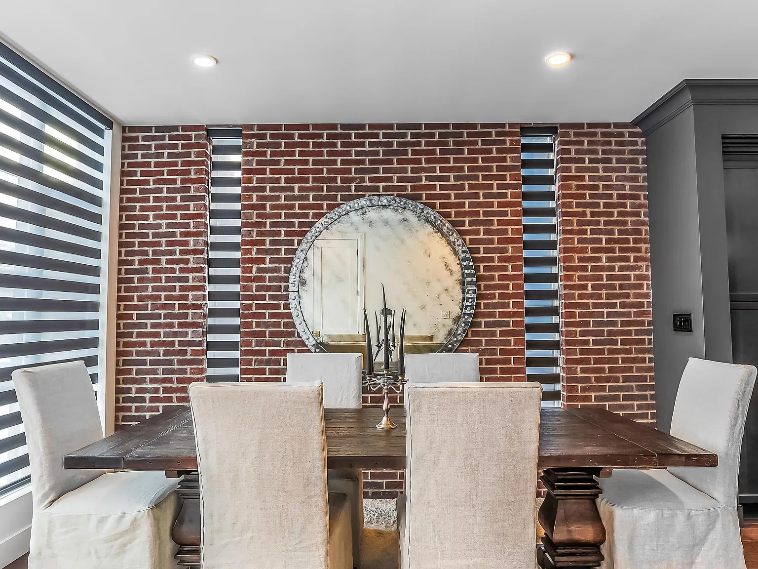 4 bed, 4.5 bath, 2300 sqft, $7,000 — Photo 3