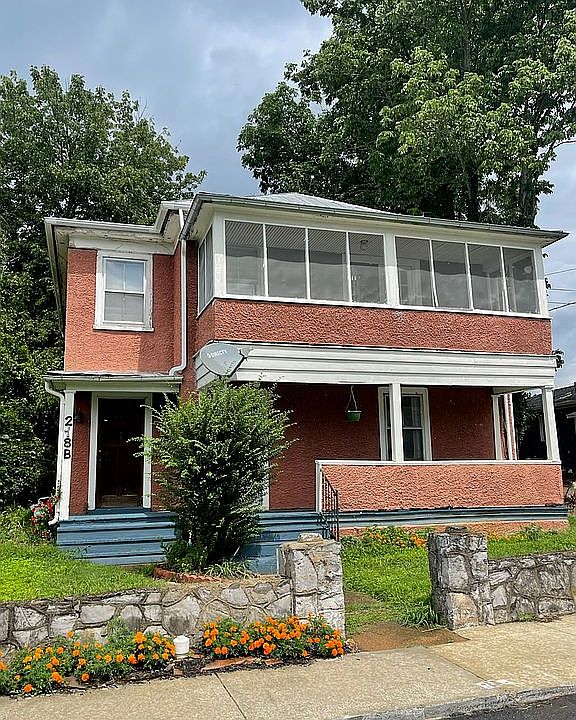 1st image of 218 Massie St