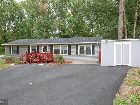4th image of 10912 Deer Dr