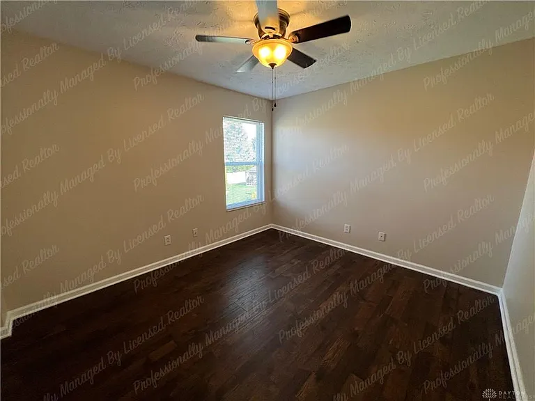 1131 Windsong Trl — Photo 36