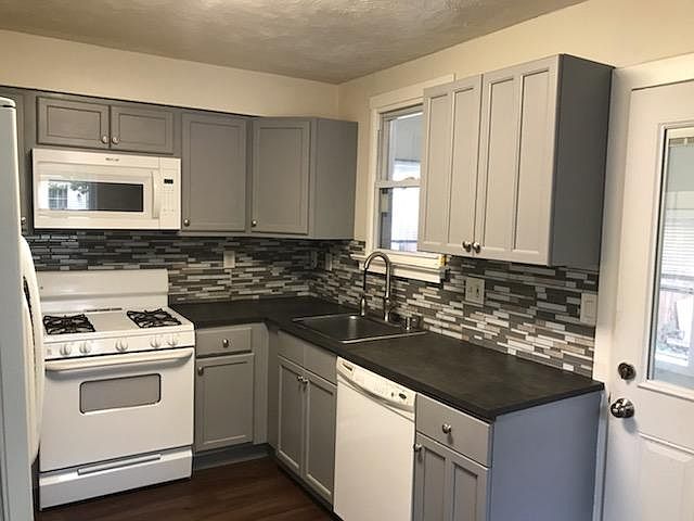 1st image of 300 E Broad St
