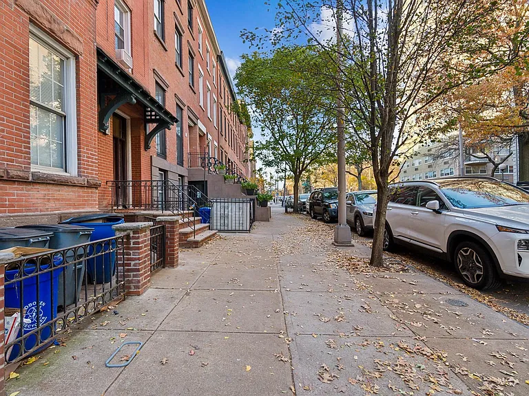 318 Hudson St #B — Photo 5