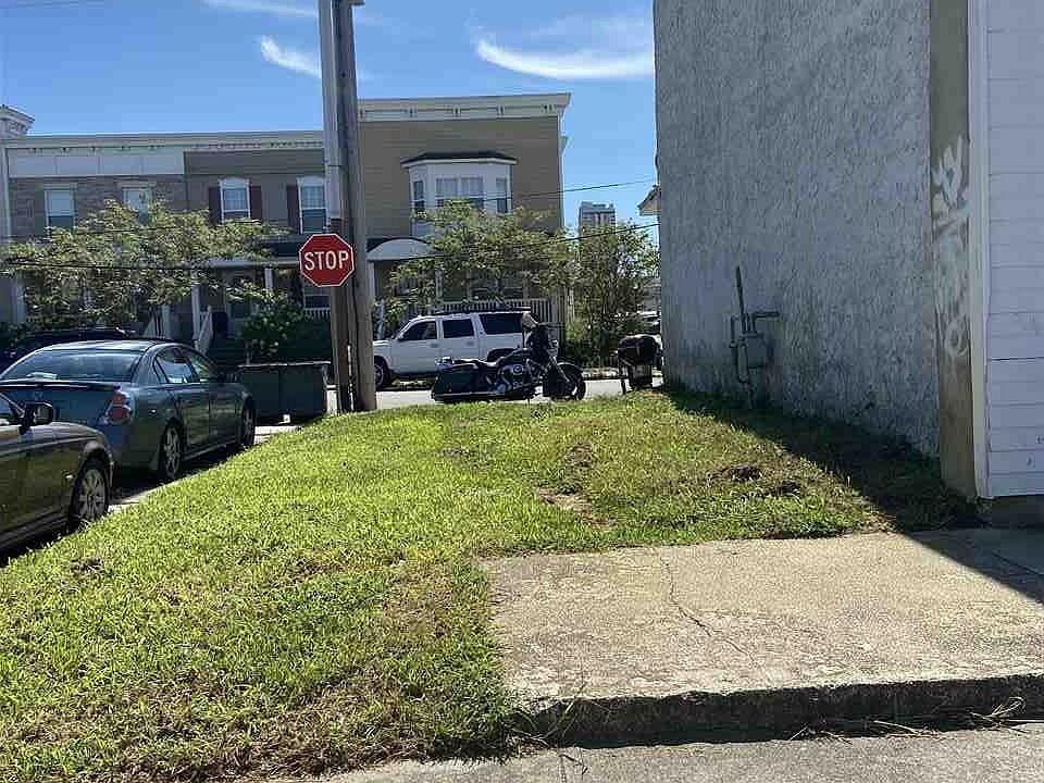 1st image of 1127 Drexel Ave