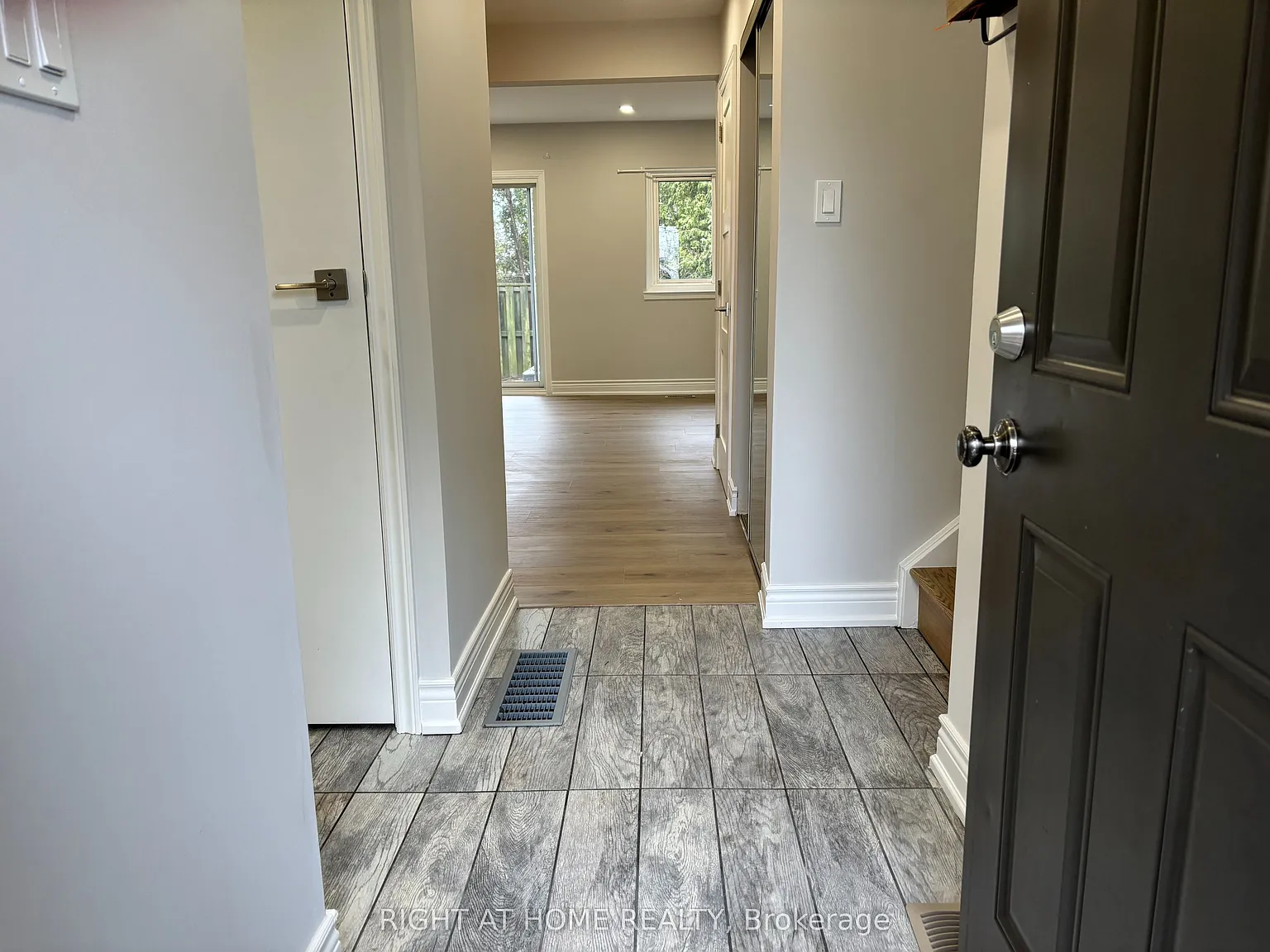 4 bed, $2,800 — Photo 3