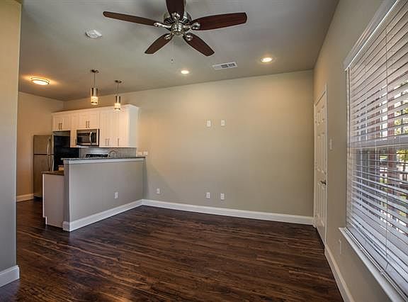 2nd image of 1328 Underwood St #107