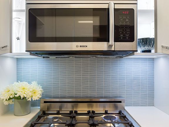 4th image of 227 W 77th St APT 15A