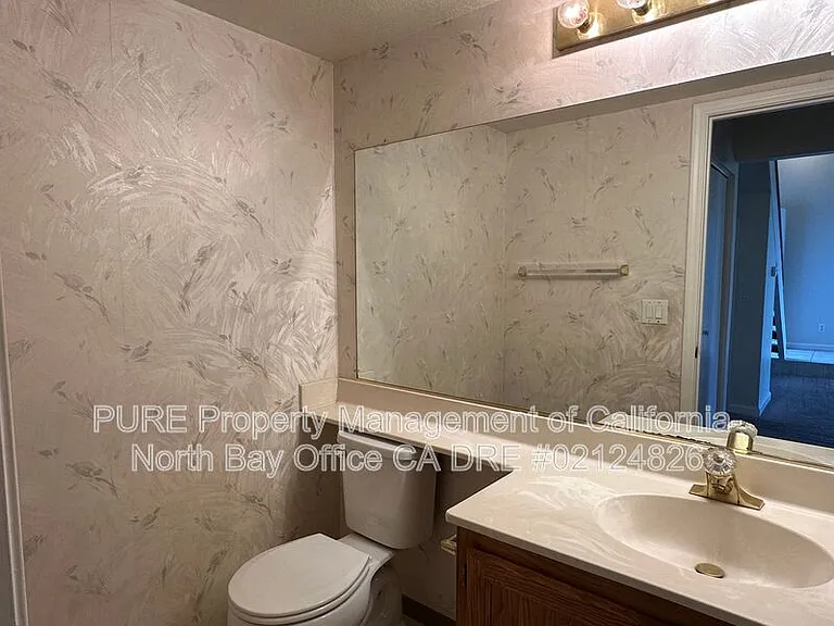 15 Regents Cir — Photo 9