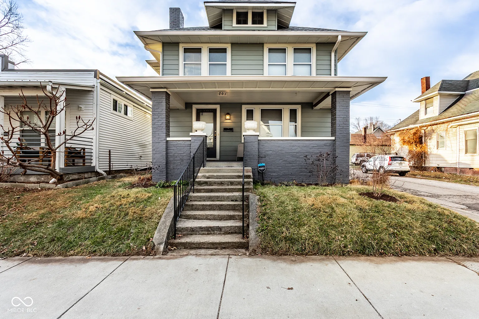 701 Terrace Ave photo 1