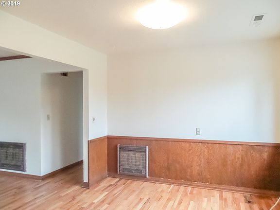 4th image of 483 W Ballf St