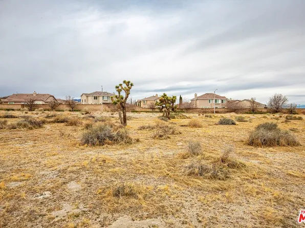 1 70th St E #Q10, Palmdale, CA 93552