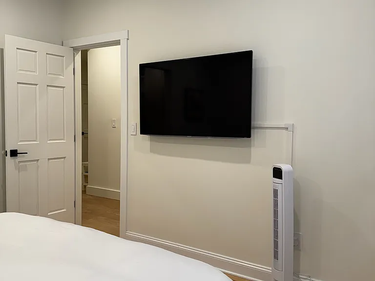 40 College St #207 — Photo 41