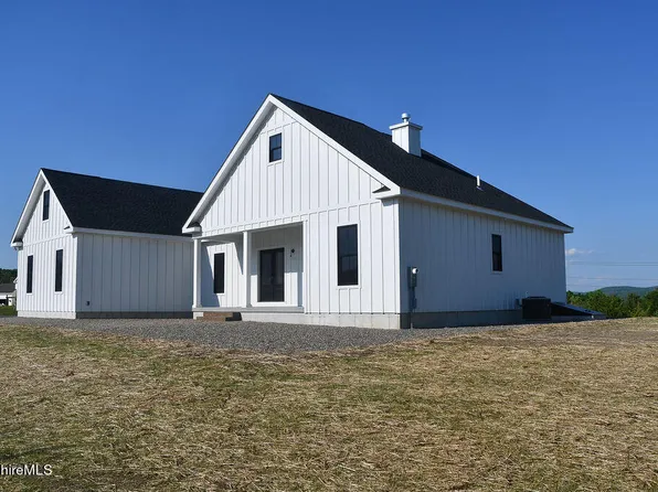 25 Old Farm Rd, Ghent, NY 12075