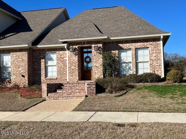 49 Ashburn Woods Ave