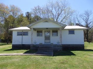 1309 Flat Swamp Rd, Denton, NC 27239