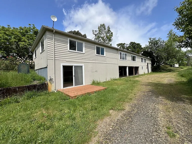 21100-21106 NW Reeder Rd — Photo 32