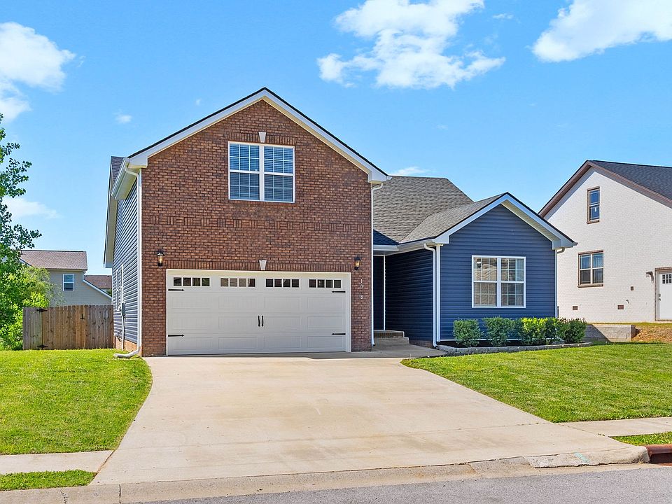 1028 Charles Thomas Dr, Clarksville, TN 37042 | MLS #2926007