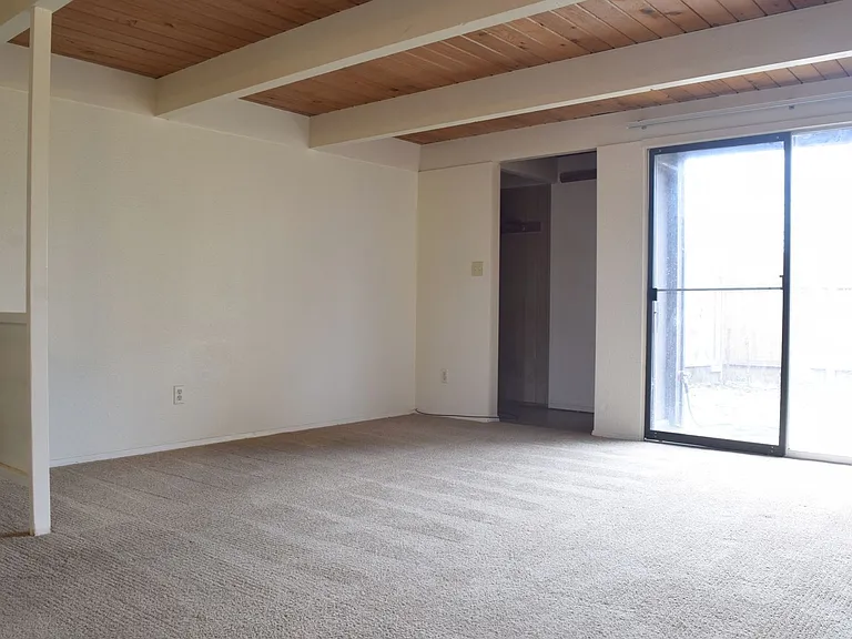 Highland Drive — Photo 28