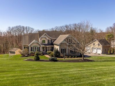 8 Parker Lane, Bedford, NH, 03110