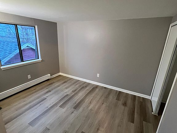 4th image of 164 Melrose St #3
