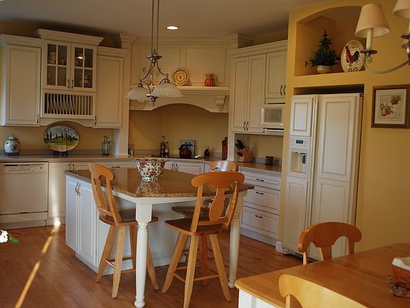 4th image of 22 Kingswood Cir