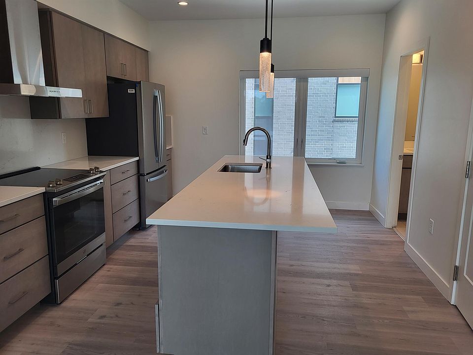 Open floor plan- Kitchen island