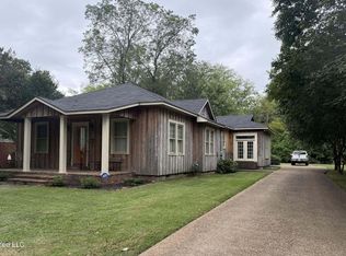 103 Park Ave, Indianola, MS 38751