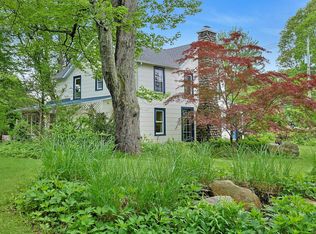 2 Amber Ridge Rd, Chestnut Ridge, NY 10977